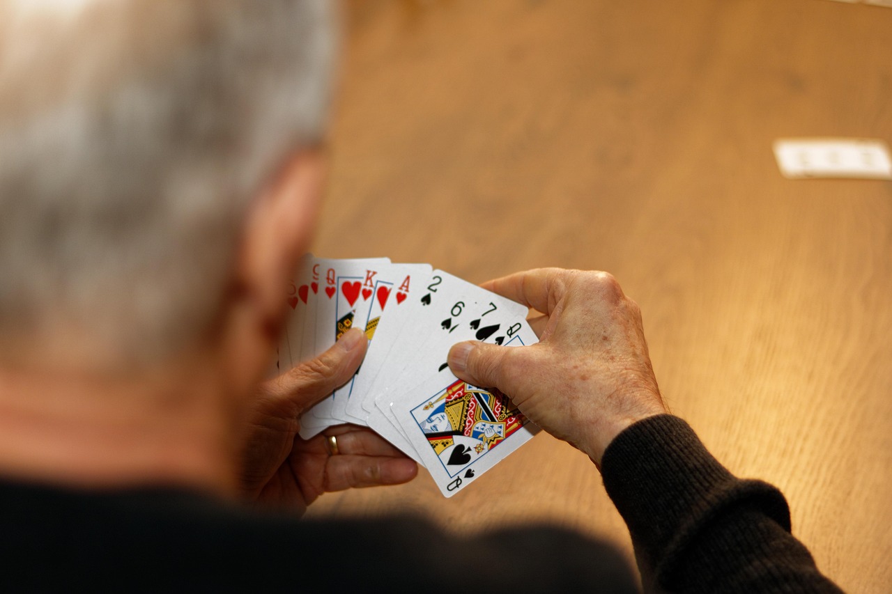 疫情风暴再起，一周内新增感染者超6万例，我们如何应对？